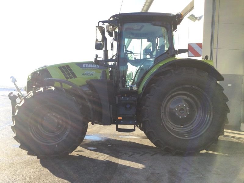 Traktor of the type CLAAS ARION 660 ST5 CMATIC  CEBIS CL, Neumaschine in Arnstorf (Picture 4)