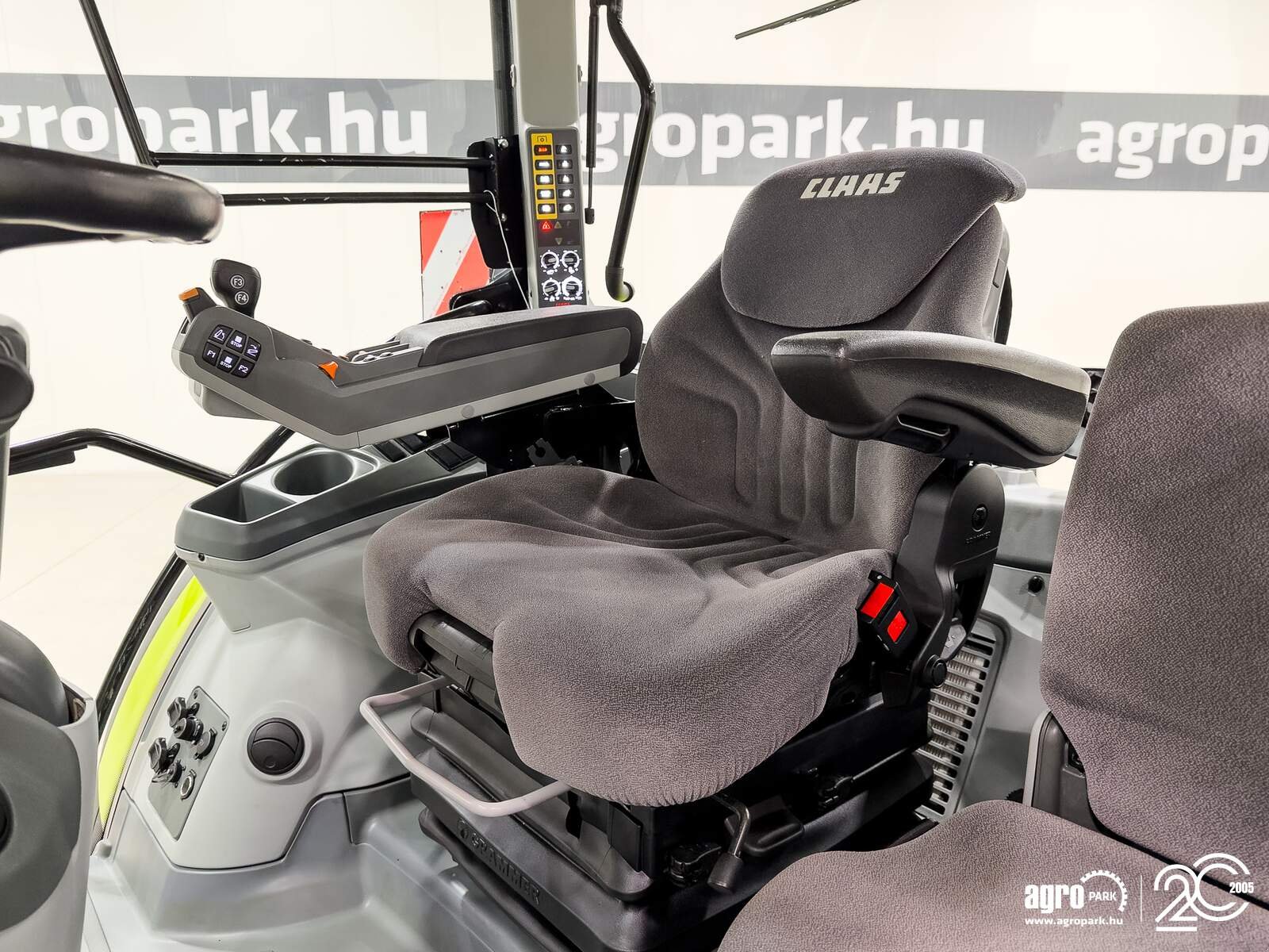 Traktor типа CLAAS ARION 660, Gebrauchtmaschine в Csengele (Фотография 11)