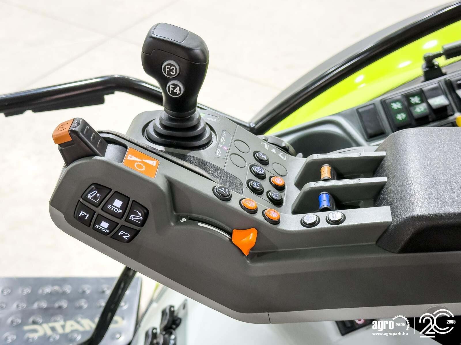 Traktor типа CLAAS ARION 660, Gebrauchtmaschine в Csengele (Фотография 13)