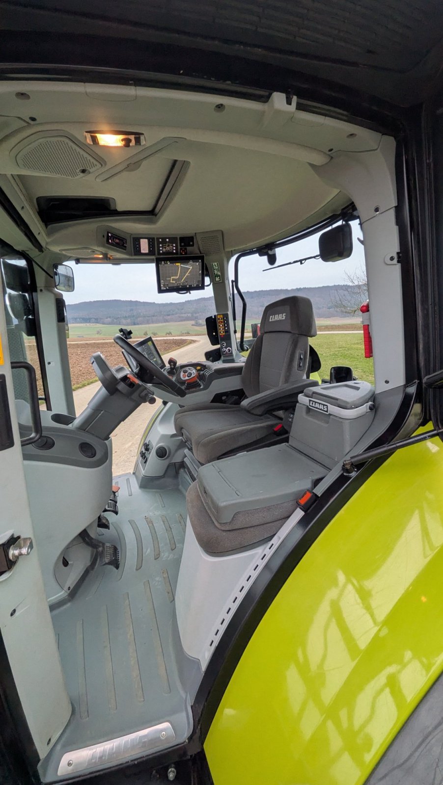 Traktor del tipo CLAAS ARION 660, Gebrauchtmaschine In Röllbach (Immagine 3)