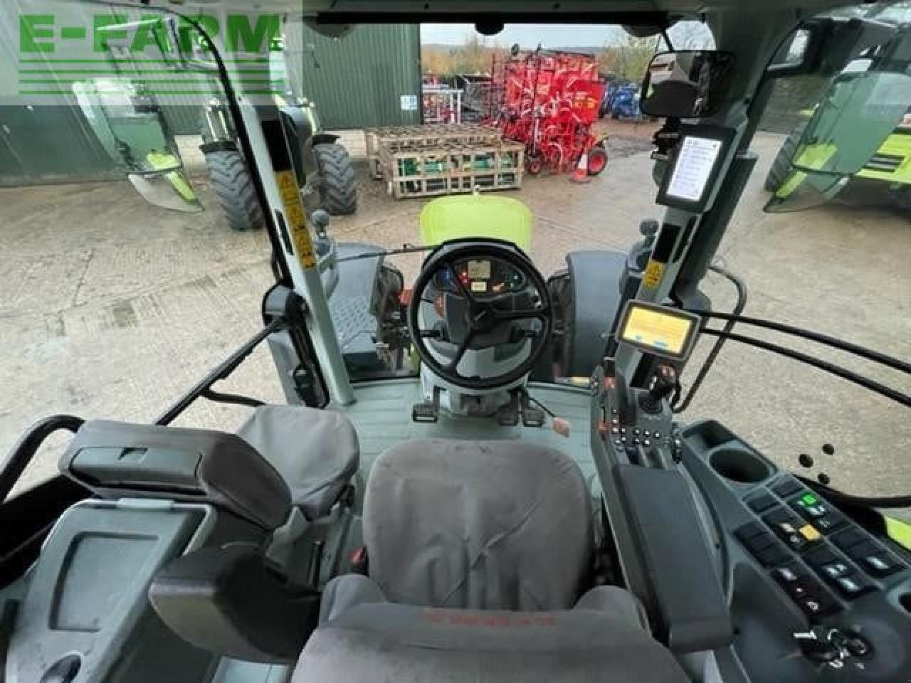 Traktor типа CLAAS ARION 660CIS+, Gebrauchtmaschine в LUTON (Фотография 11)