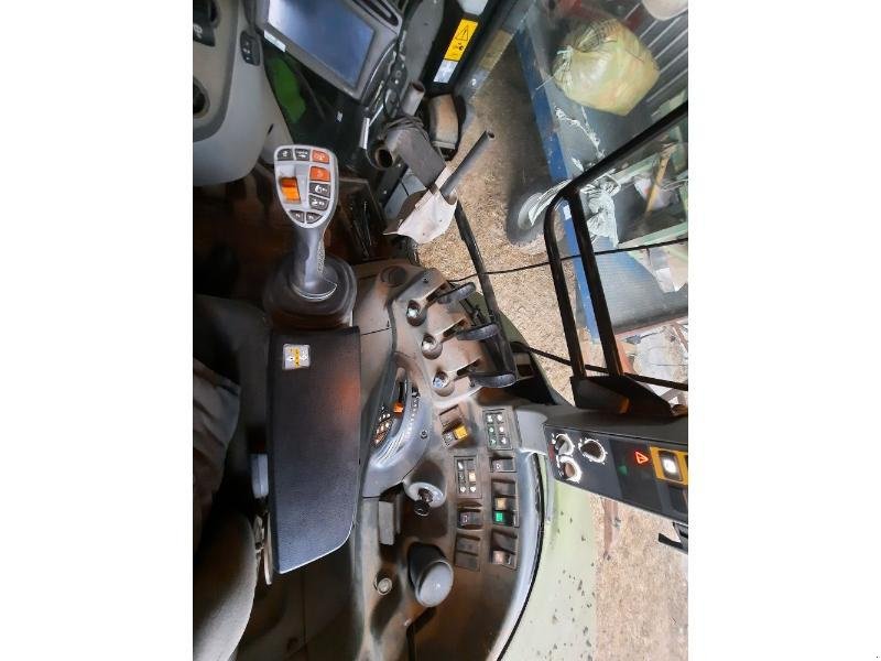 Traktor типа CLAAS ARION430, Gebrauchtmaschine в COULONGES SUR AUTIZE (Фотография 4)