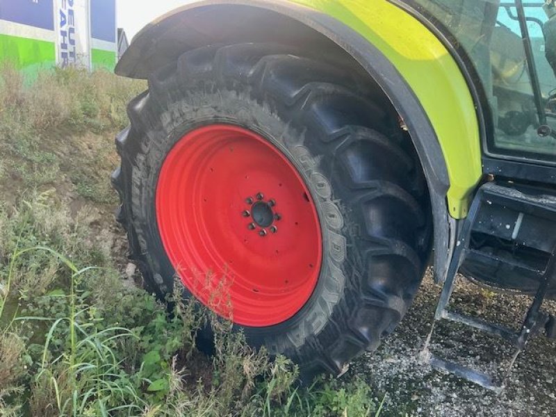 Traktor tipa CLAAS ARION610, Gebrauchtmaschine u les hayons (Slika 5)