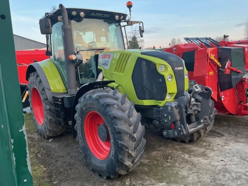 Traktor des Typs CLAAS ARION620, Gebrauchtmaschine in les hayons (Bild 1)