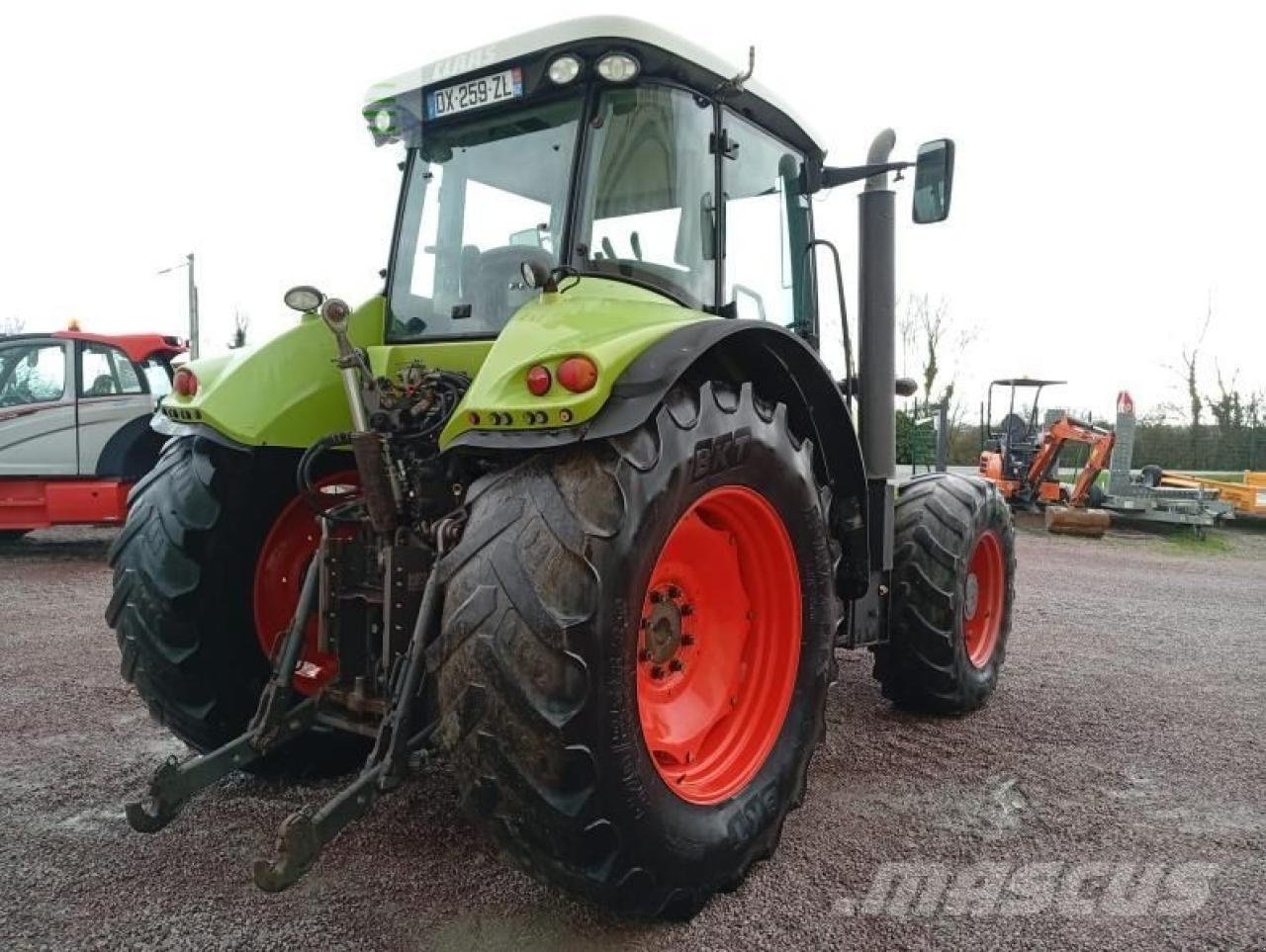 Traktor Türe ait CLAAS arion640, Gebrauchtmaschine içinde CHICHÉ (79 - DEUX-SEVRES) (resim 4)
