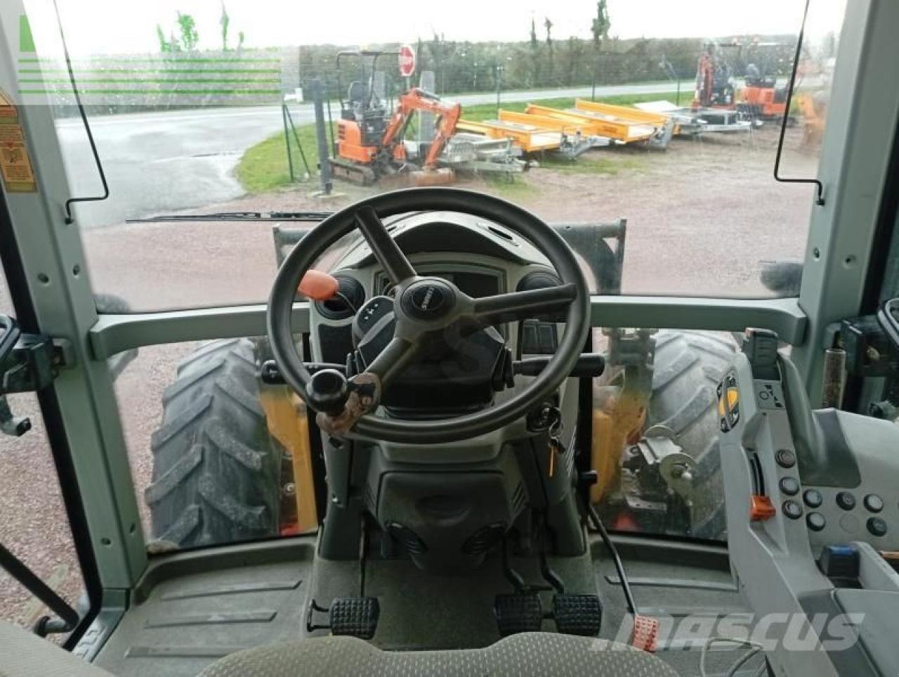 Traktor Türe ait CLAAS arion640, Gebrauchtmaschine içinde CHICHÉ (79 - DEUX-SEVRES) (resim 5)