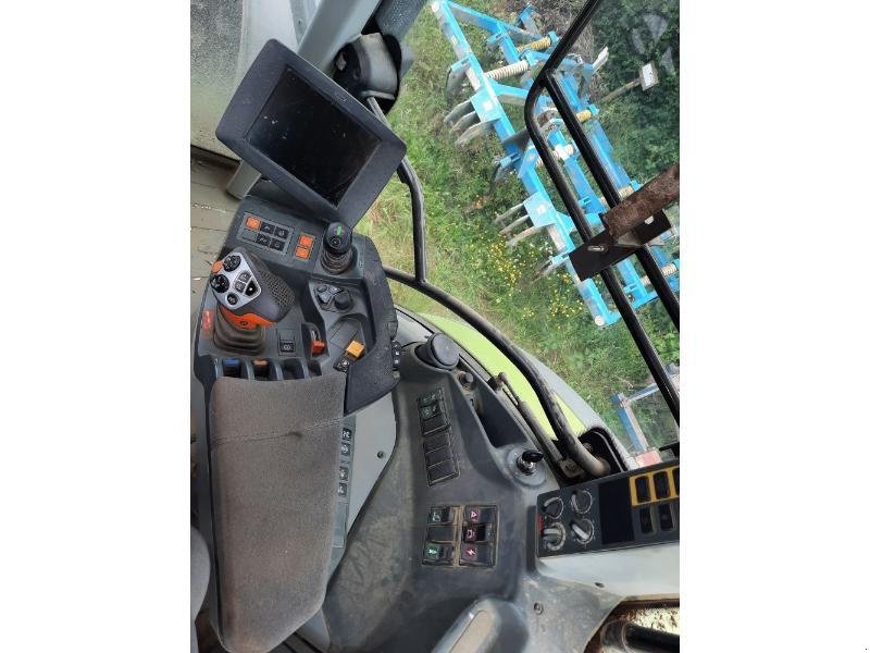 Traktor типа CLAAS ARION650, Gebrauchtmaschine в ANTIGNY (Фотография 8)
