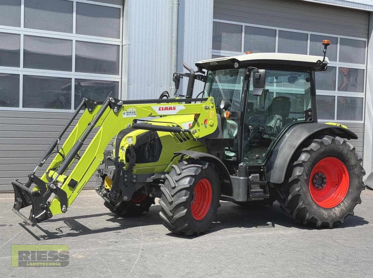 Traktor типа CLAAS ATOS 220 C + FL 60e  Sauter FHZ, Gebrauchtmaschine в Homberg/Ohm - Maulbach (Фотография 1)