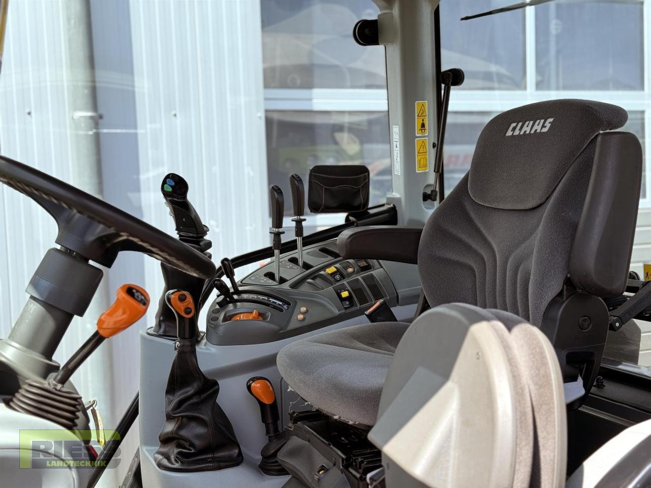 Traktor tipa CLAAS ATOS 220 C + FL 60e  Sauter FHZ, Gebrauchtmaschine u Homberg/Ohm - Maulbach (Slika 4)