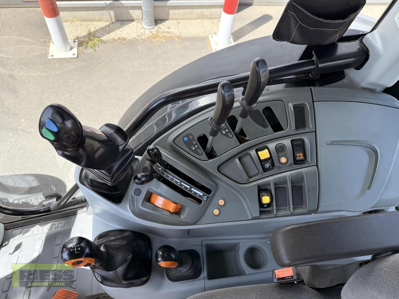 Traktor tipa CLAAS ATOS 220 C + FL 60e  Sauter FHZ, Gebrauchtmaschine u Homberg/Ohm - Maulbach (Slika 5)