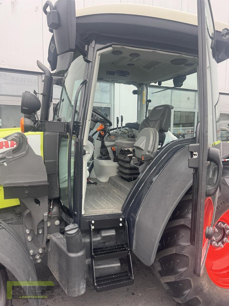 Traktor des Typs CLAAS ATOS 220 C, Gebrauchtmaschine in Homberg/Ohm - Maulbach (Bild 11)