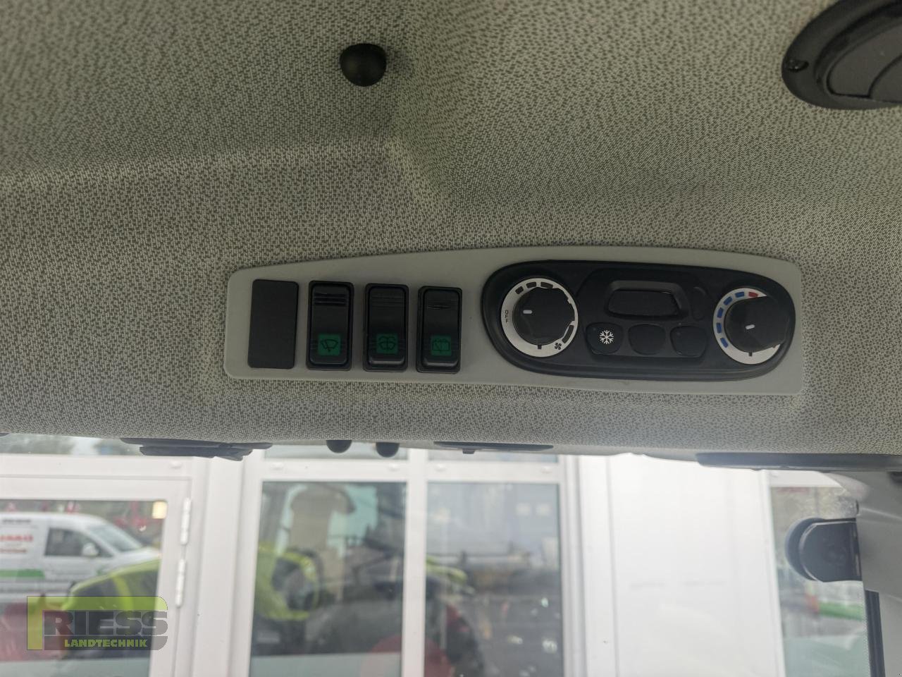 Traktor des Typs CLAAS ATOS 220 C, Gebrauchtmaschine in Homberg/Ohm - Maulbach (Bild 12)