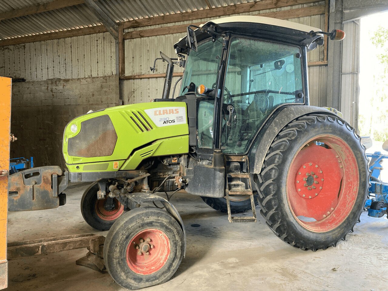 Traktor типа CLAAS ATOS 230, Gebrauchtmaschine в PLOUIGNEAU (Фотография 1)
