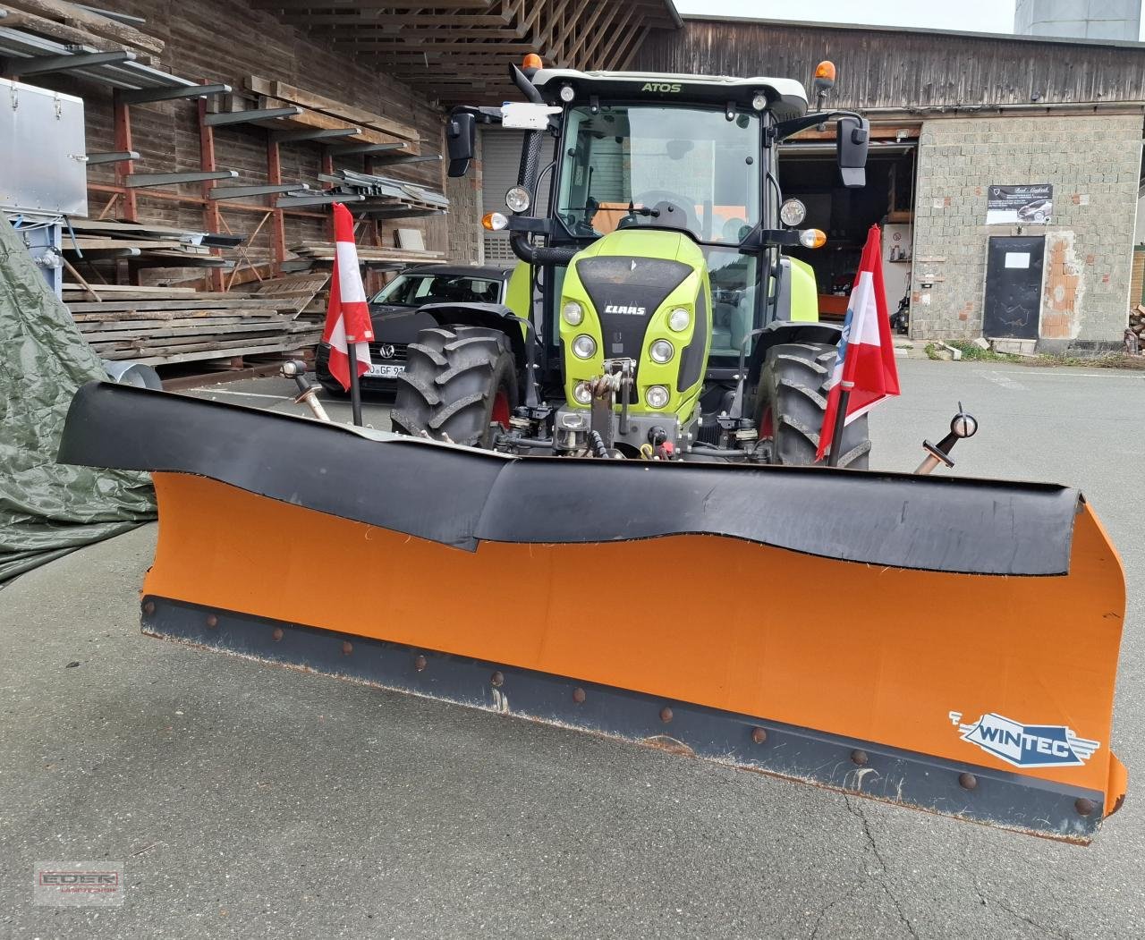 Traktor типа CLAAS Atos 330 mit Schneeschild/Streuer, Gebrauchtmaschine в Rehau-Rosenbühl (Фотография 1)