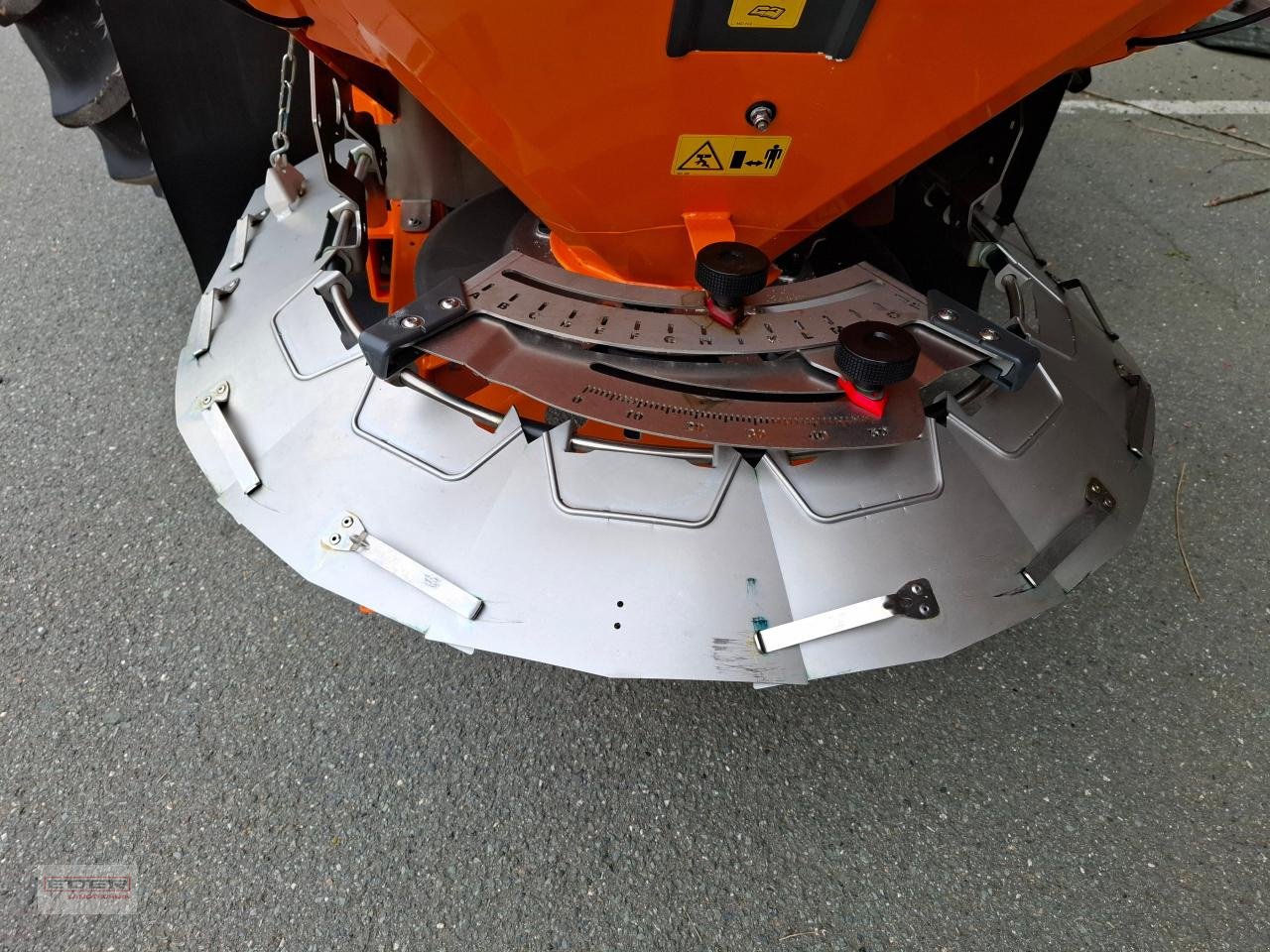 Traktor типа CLAAS Atos 330 mit Schneeschild/Streuer, Gebrauchtmaschine в Rehau-Rosenbühl (Фотография 12)