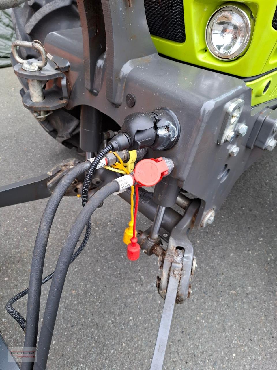 Traktor типа CLAAS Atos 330 mit Schneeschild/Streuer, Gebrauchtmaschine в Rehau-Rosenbühl (Фотография 13)