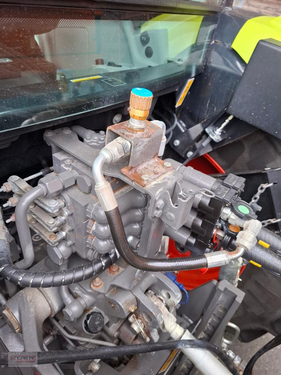 Traktor типа CLAAS Atos 330 mit Schneeschild/Streuer, Gebrauchtmaschine в Rehau-Rosenbühl (Фотография 16)