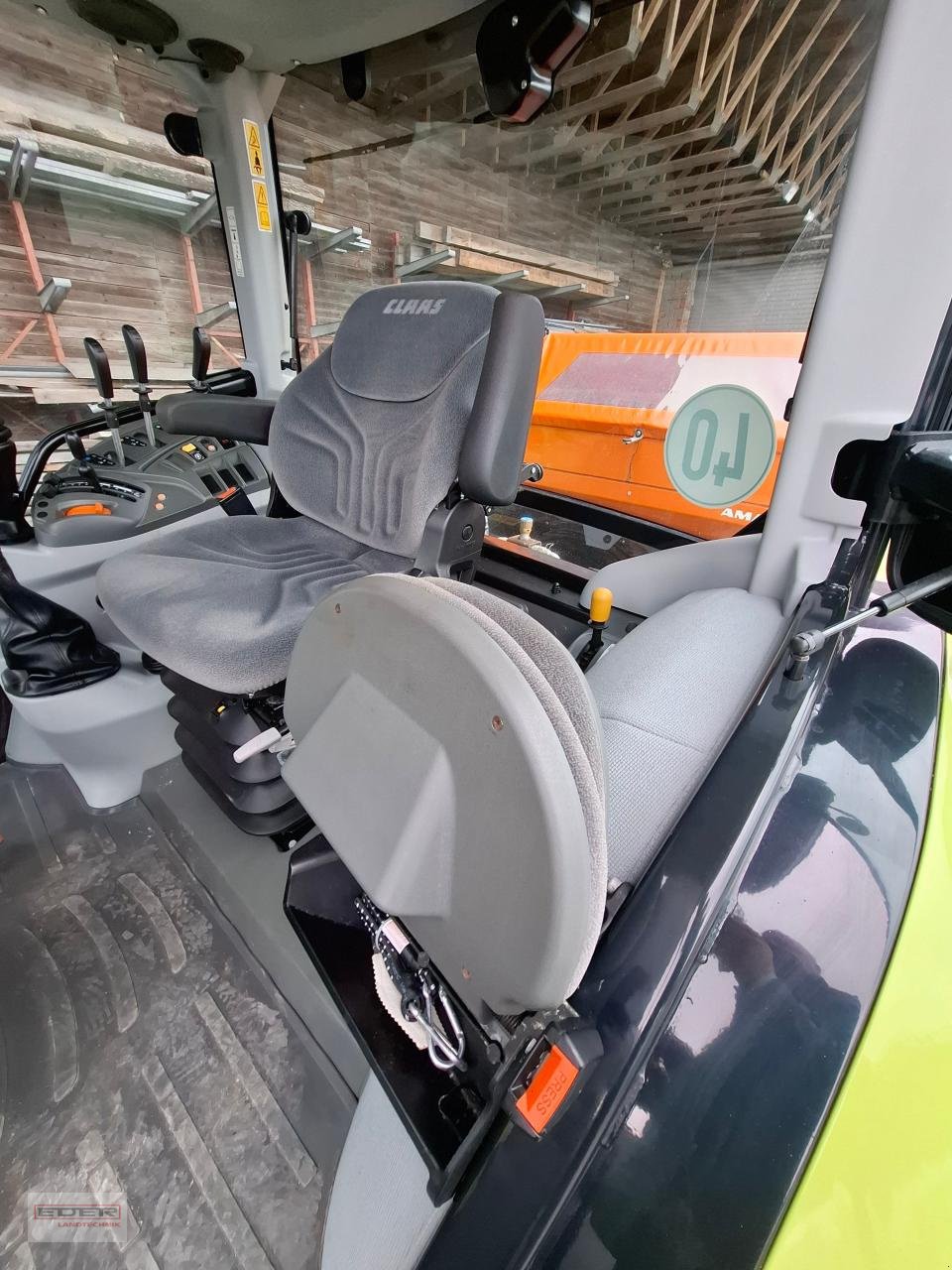 Traktor типа CLAAS Atos 330 mit Schneeschild/Streuer, Gebrauchtmaschine в Rehau-Rosenbühl (Фотография 20)