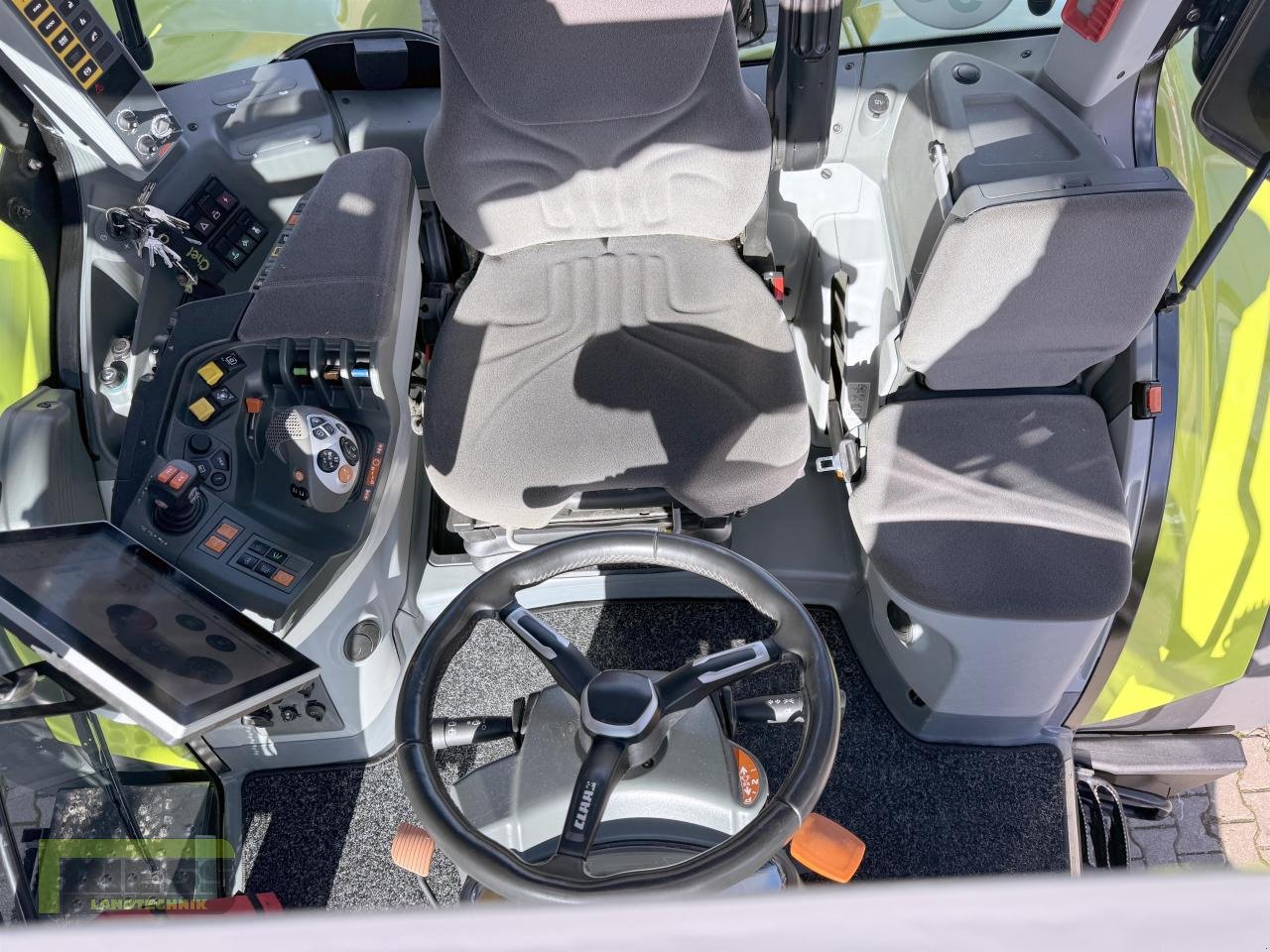 Traktor of the type CLAAS AXION 800 CEBIS HEXASHIFT A50, Neumaschine in Homberg/Ohm - Maulbach (Picture 13)