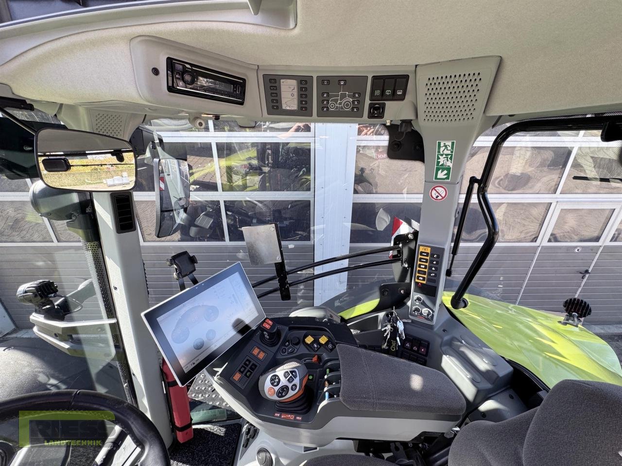 Traktor of the type CLAAS AXION 800 CEBIS HEXASHIFT A50, Neumaschine in Homberg/Ohm - Maulbach (Picture 17)