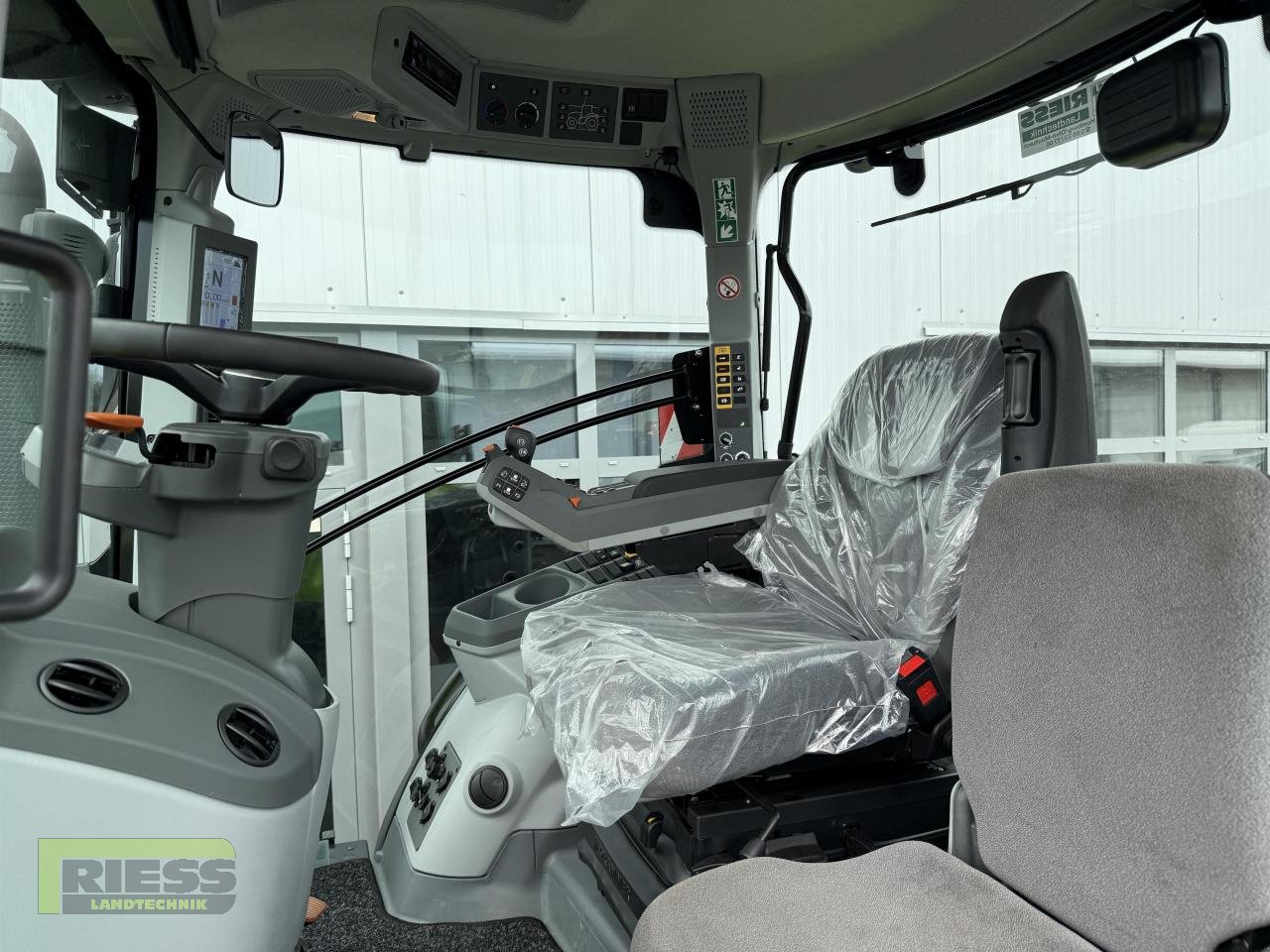 Traktor tipa CLAAS AXION 800 CIS+ HEXASHIFT, Neumaschine u Homberg/Ohm - Maulbach (Slika 4)