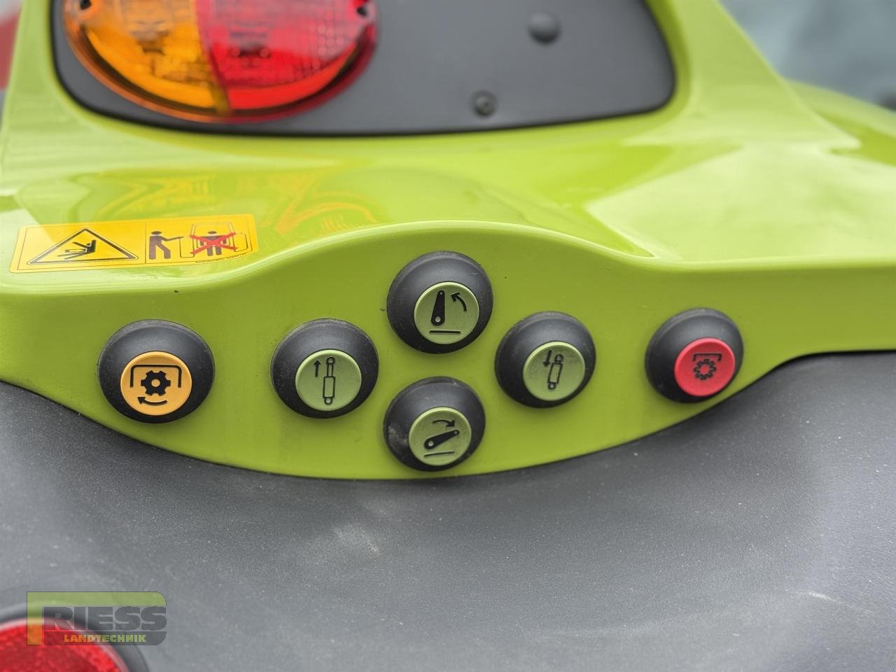 Traktor tipa CLAAS AXION 800 CIS+ HEXASHIFT, Neumaschine u Homberg/Ohm - Maulbach (Slika 17)