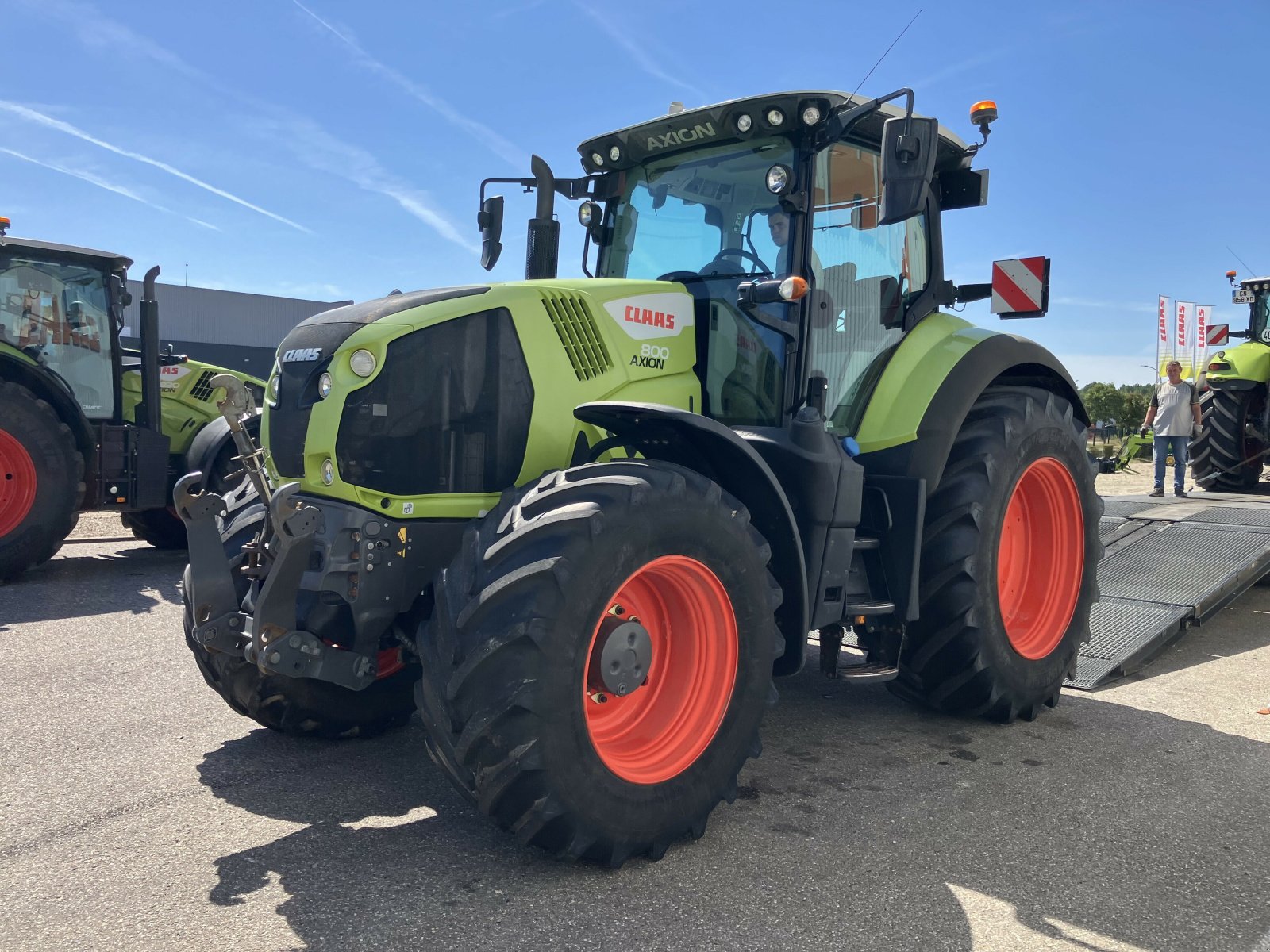 Traktor του τύπου CLAAS AXION 800 CIS, Gebrauchtmaschine σε AILLAS (Φωτογραφία 1)