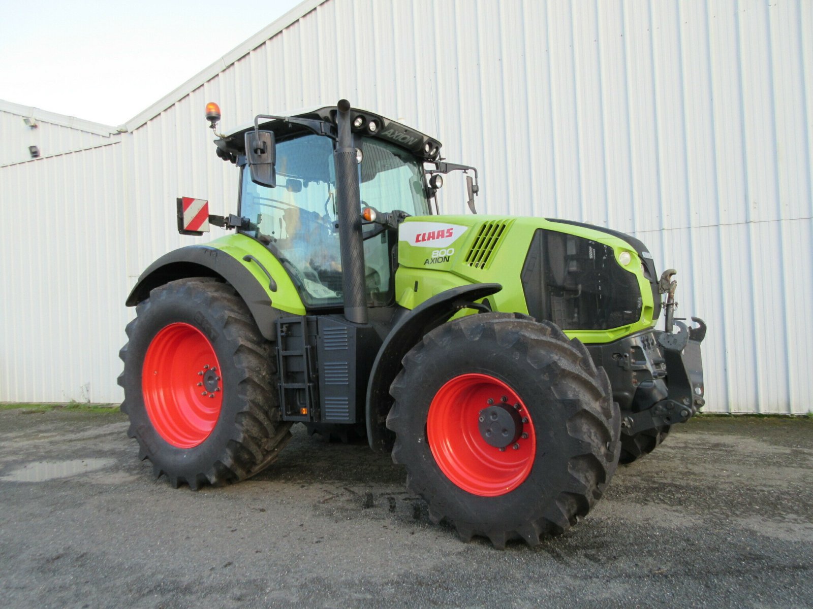 Traktor des Typs CLAAS AXION 800 HEXASHIFT LS+, Gebrauchtmaschine in PLOUIGNEAU (Bild 3)
