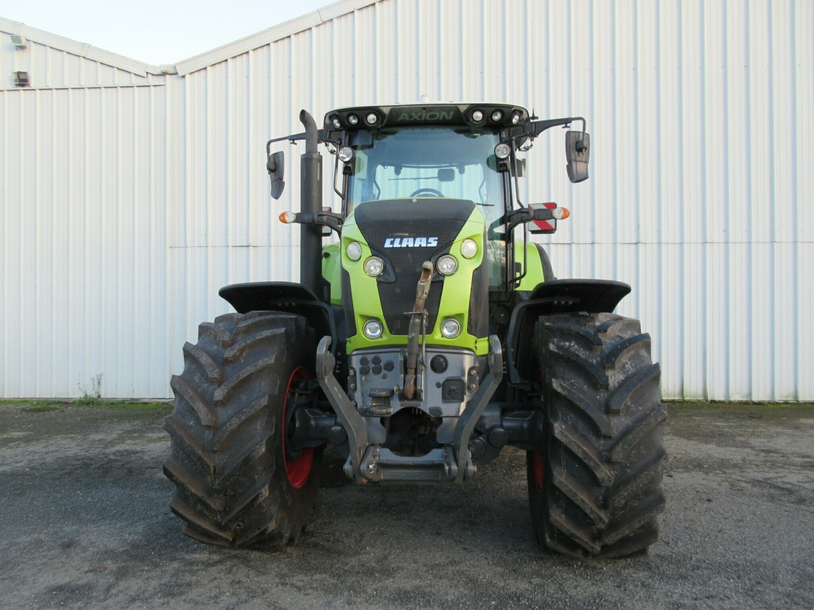 Traktor des Typs CLAAS AXION 800 HEXASHIFT LS+, Gebrauchtmaschine in PLOUIGNEAU (Bild 6)