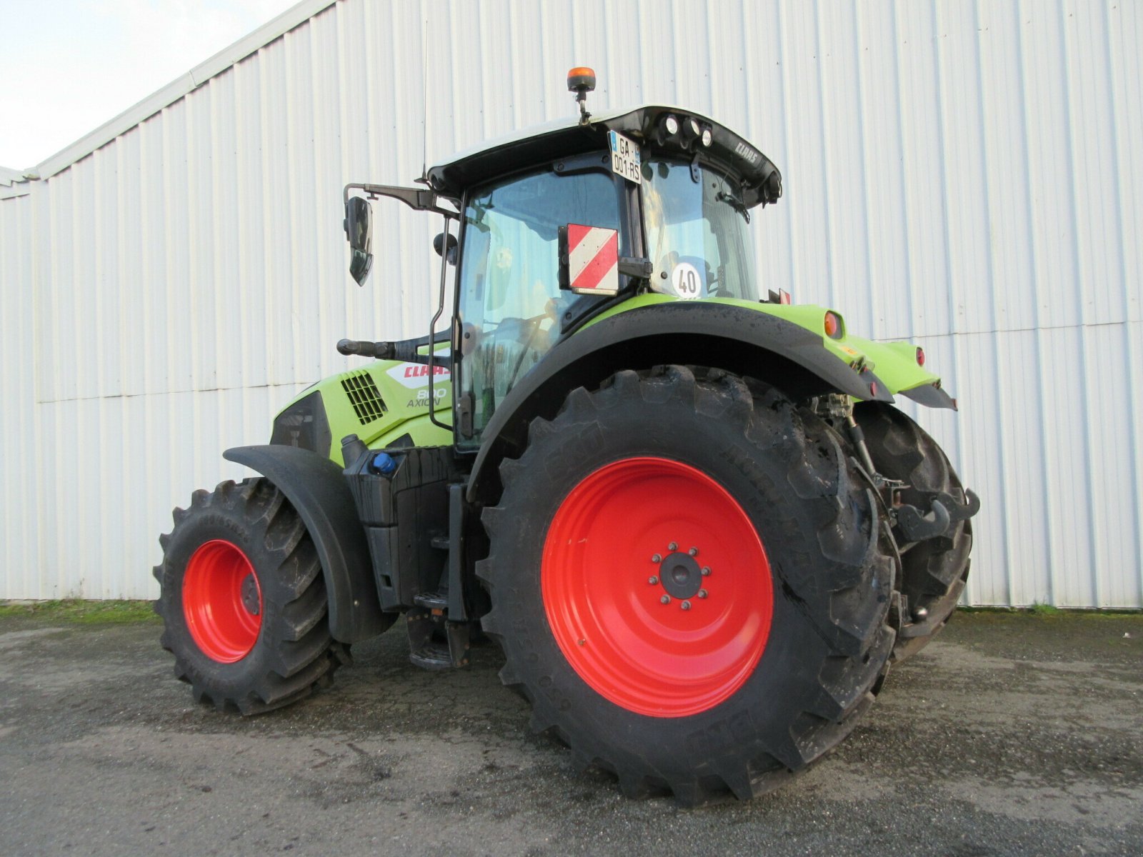 Traktor des Typs CLAAS AXION 800 HEXASHIFT LS+, Gebrauchtmaschine in PLOUIGNEAU (Bild 2)