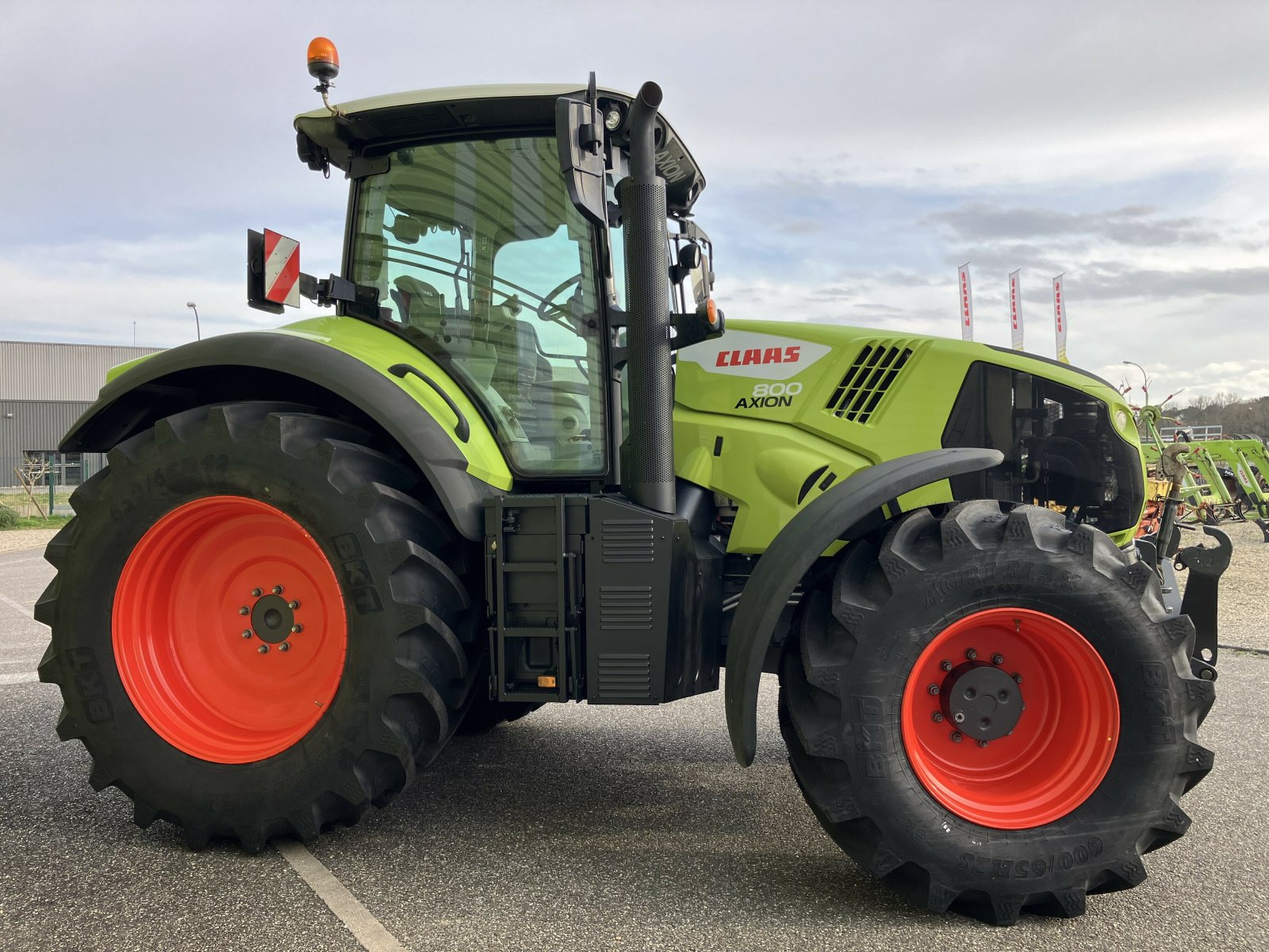 Traktor of the type CLAAS AXION 800 HEXASHIFT LS+, Gebrauchtmaschine in Gardonne (Picture 7)