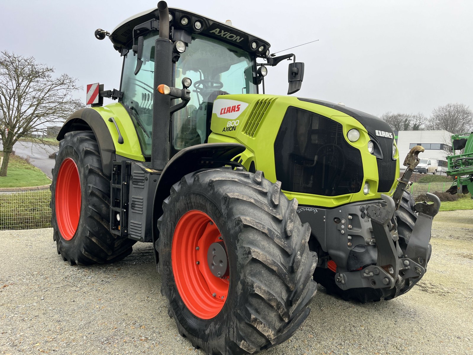 Traktor des Typs CLAAS AXION 800 HEXASHIFT, Gebrauchtmaschine in PONTIVY (Bild 2)