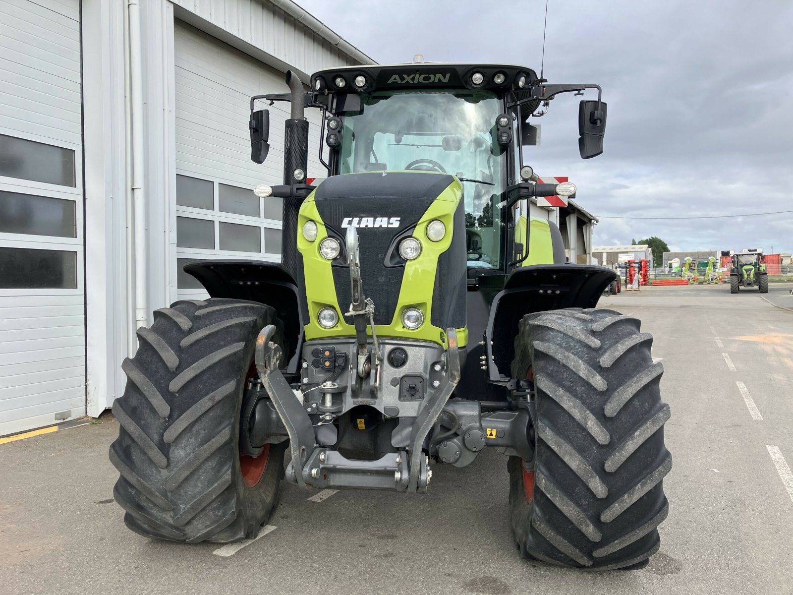 Traktor typu CLAAS AXION 800 SUR MESURE, Gebrauchtmaschine v PLOUIGNEAU (Obrázok 2)