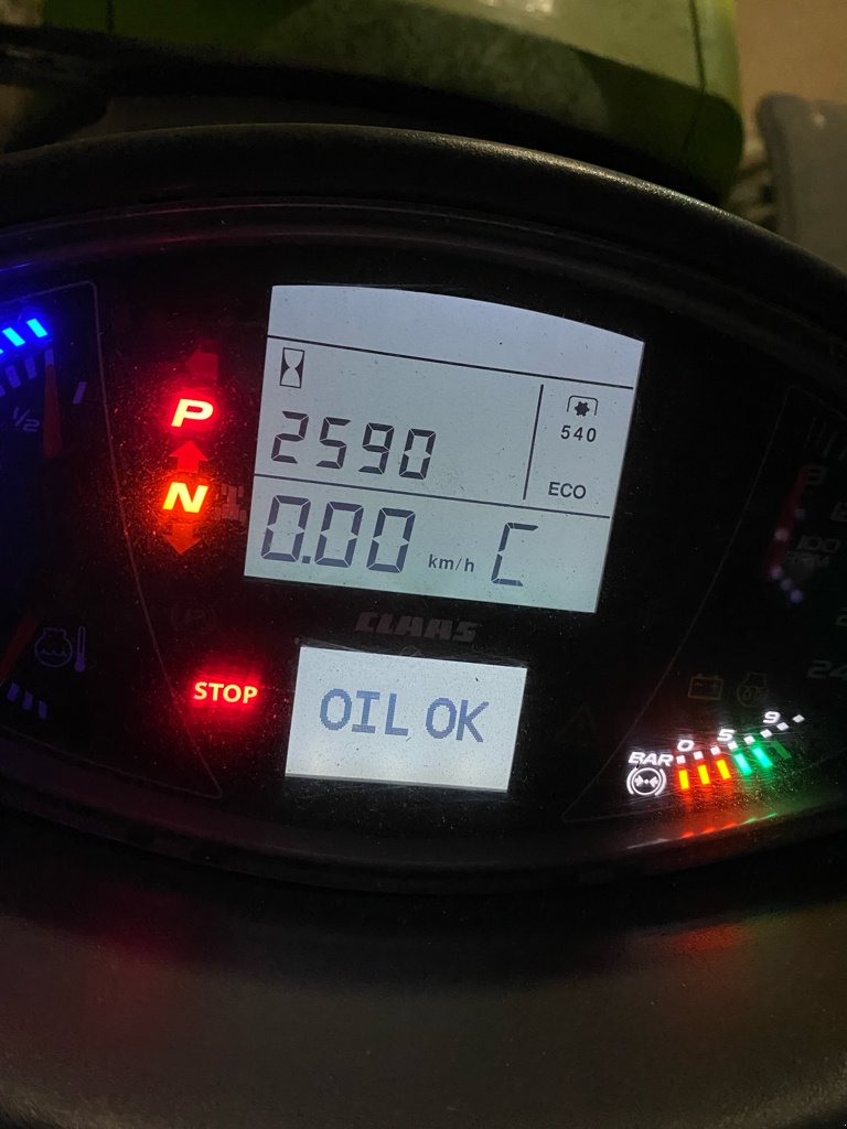 Traktor Türe ait CLAAS AXION 800, Gebrauchtmaschine içinde BRECEY (resim 2)