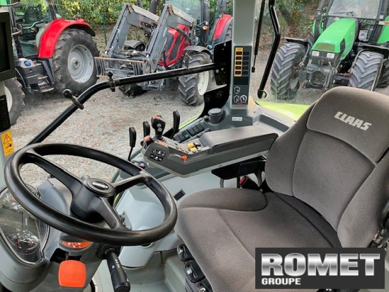 Traktor типа CLAAS AXION 800, Gebrauchtmaschine в Gennes sur glaize (Фотография 4)