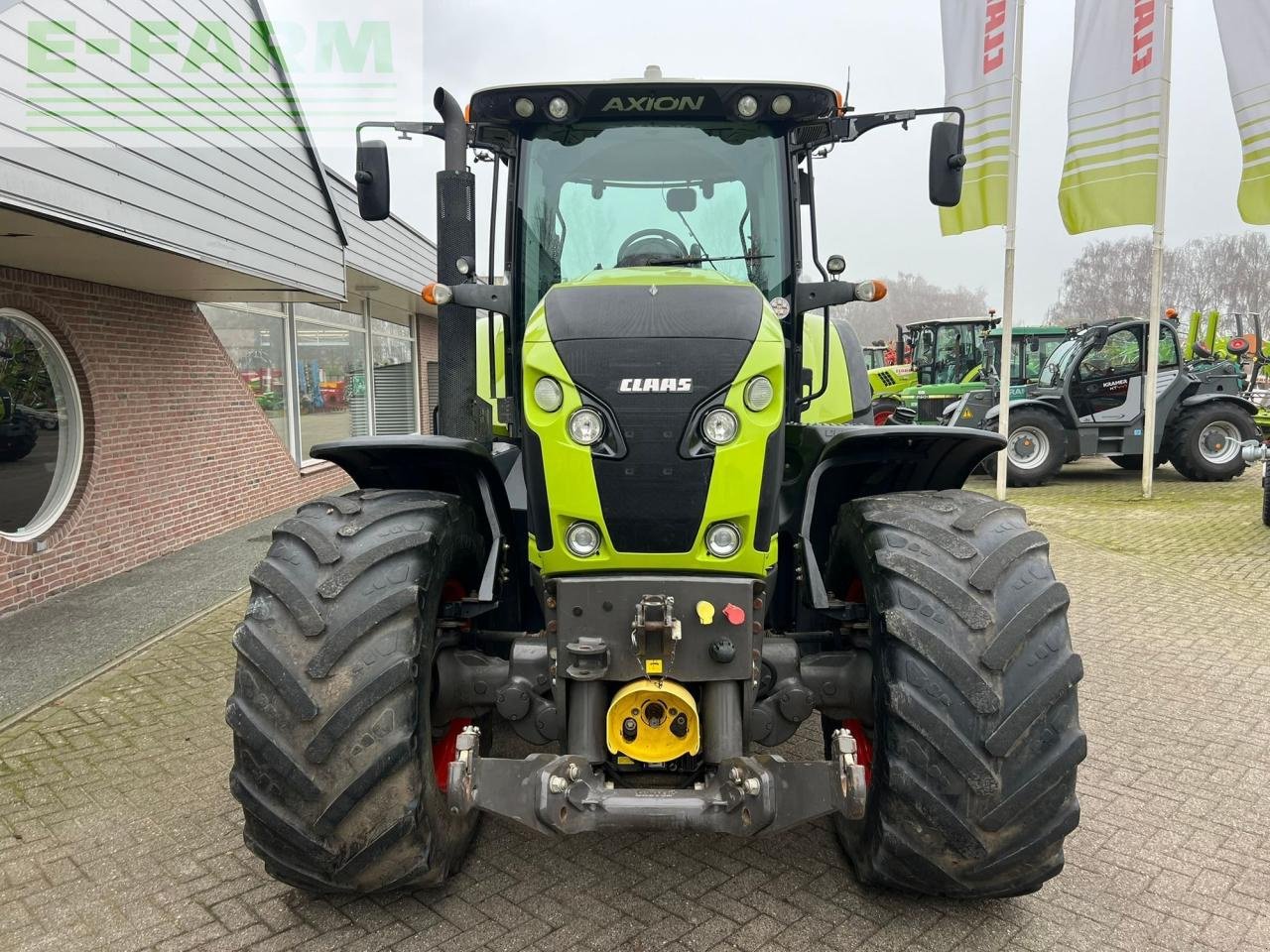 Traktor типа CLAAS AXION 800, Gebrauchtmaschine в ag BROEKLAND (Фотография 1)