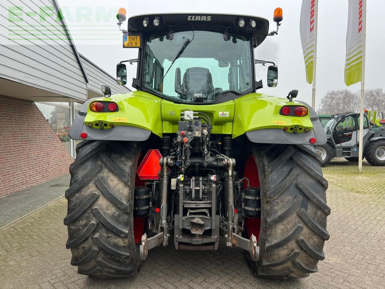 Traktor типа CLAAS AXION 800, Gebrauchtmaschine в ag BROEKLAND (Фотография 4)