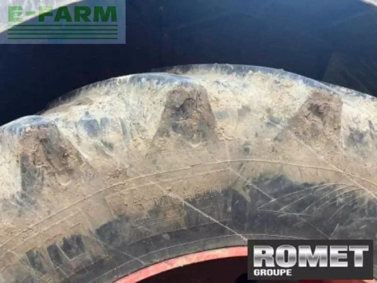 Traktor от тип CLAAS axion 800, Gebrauchtmaschine в GENNES-SUR-GLAIZE (Снимка 7)