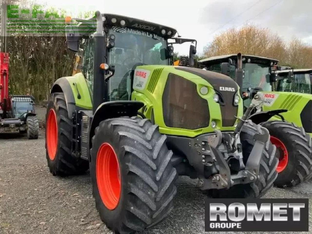 Traktor des Typs CLAAS axion 800, Gebrauchtmaschine in GENNES-SUR-GLAIZE (Bild 1)