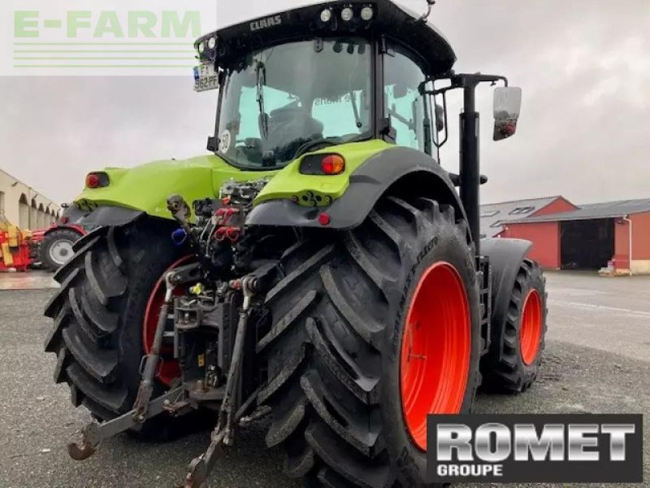 Traktor des Typs CLAAS axion 800, Gebrauchtmaschine in GENNES-SUR-GLAIZE (Bild 3)