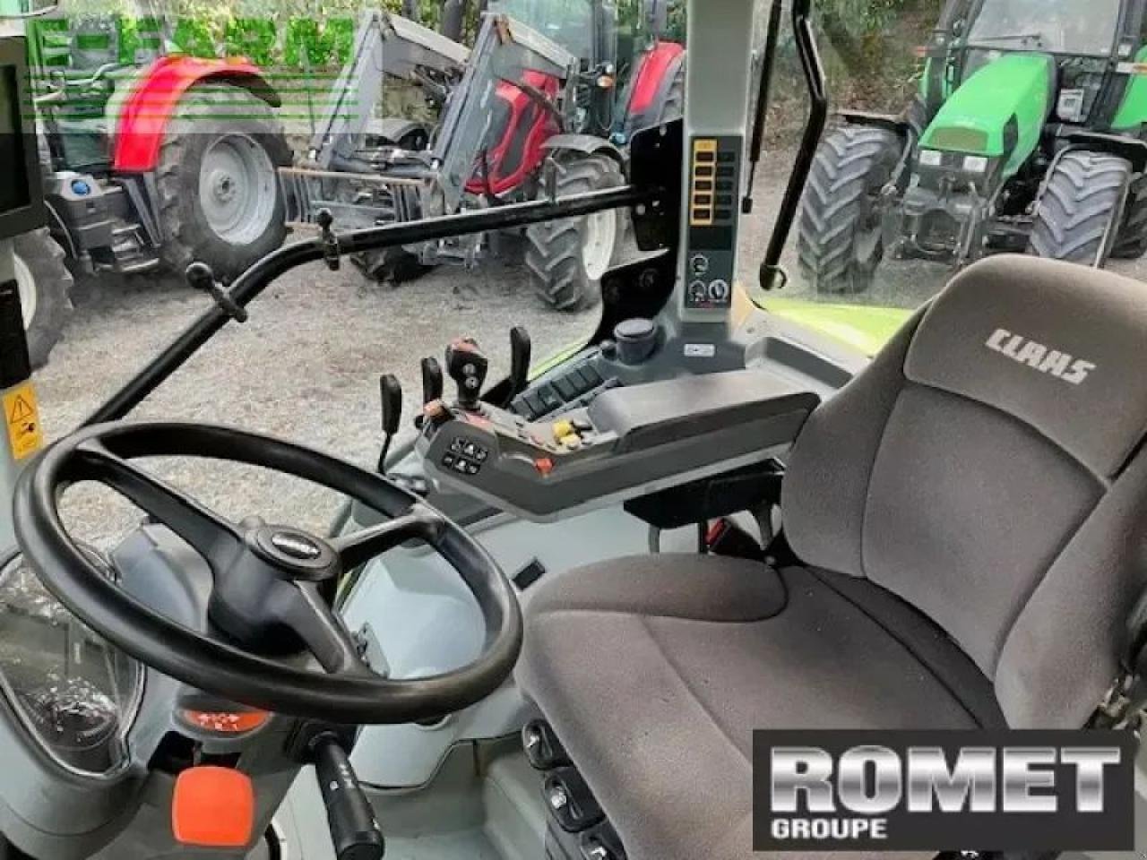 Traktor des Typs CLAAS axion 800, Gebrauchtmaschine in GENNES-SUR-GLAIZE (Bild 5)