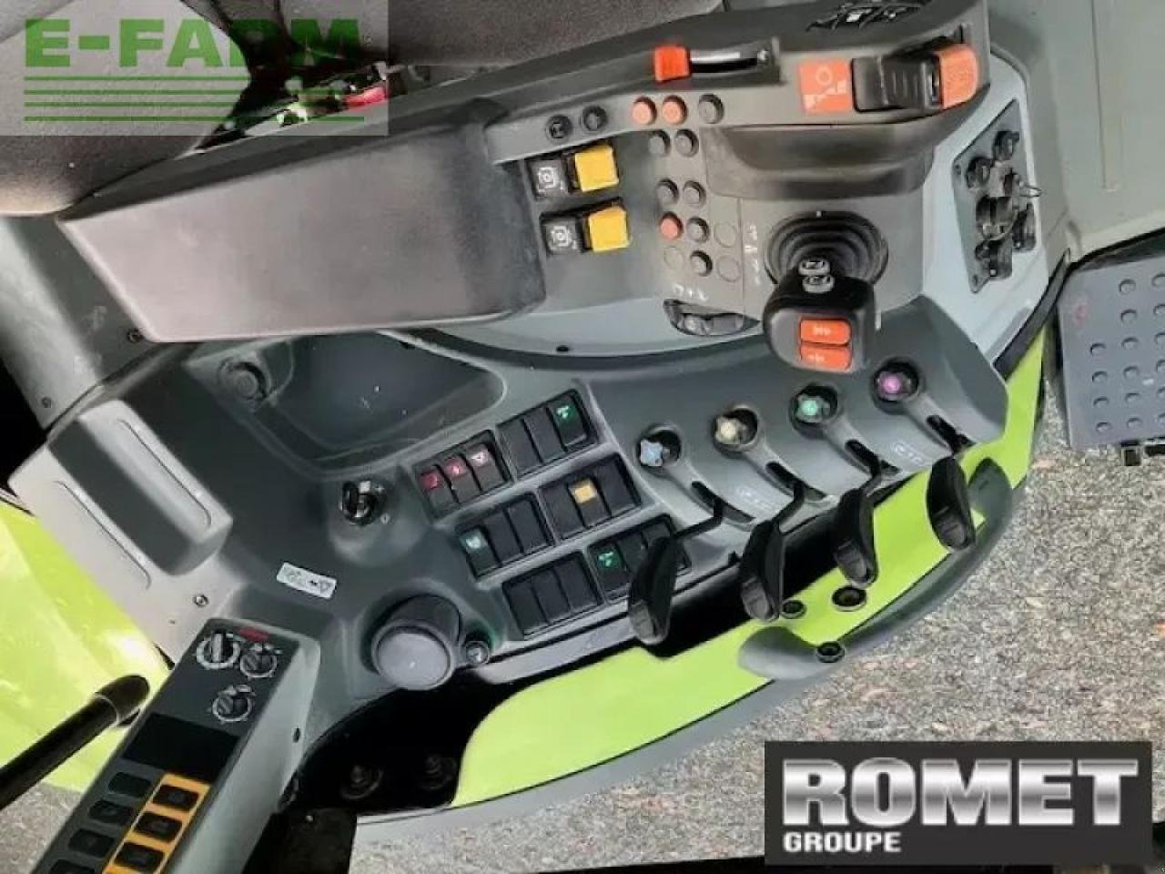 Traktor des Typs CLAAS axion 800, Gebrauchtmaschine in GENNES-SUR-GLAIZE (Bild 7)