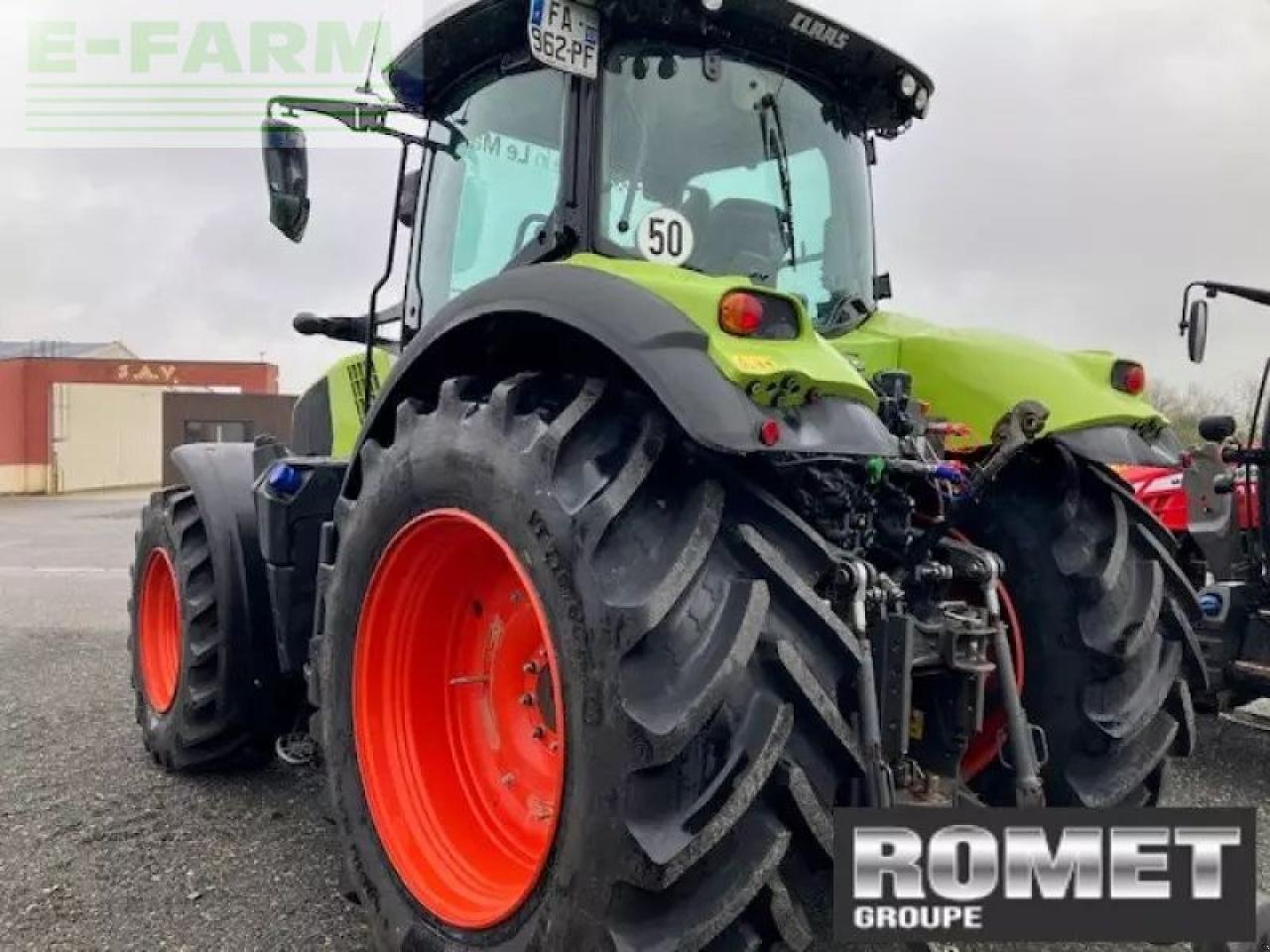Traktor des Typs CLAAS axion 800, Gebrauchtmaschine in GENNES-SUR-GLAIZE (Bild 10)