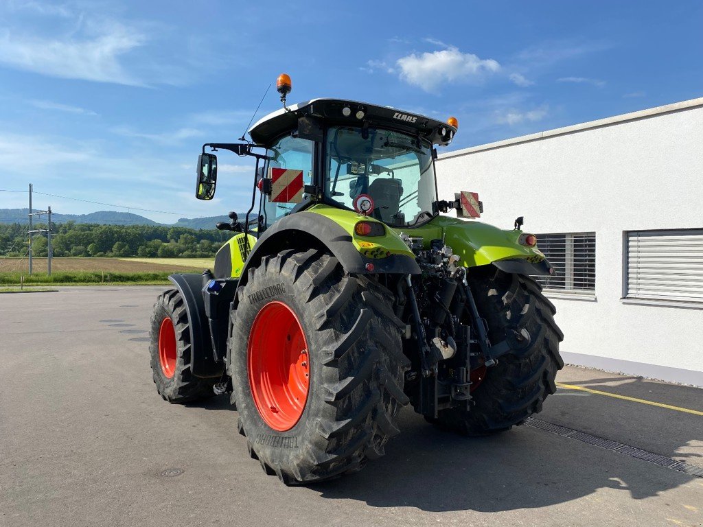 Traktor от тип CLAAS AXION 800, Gebrauchtmaschine в Domdidier (Снимка 2)