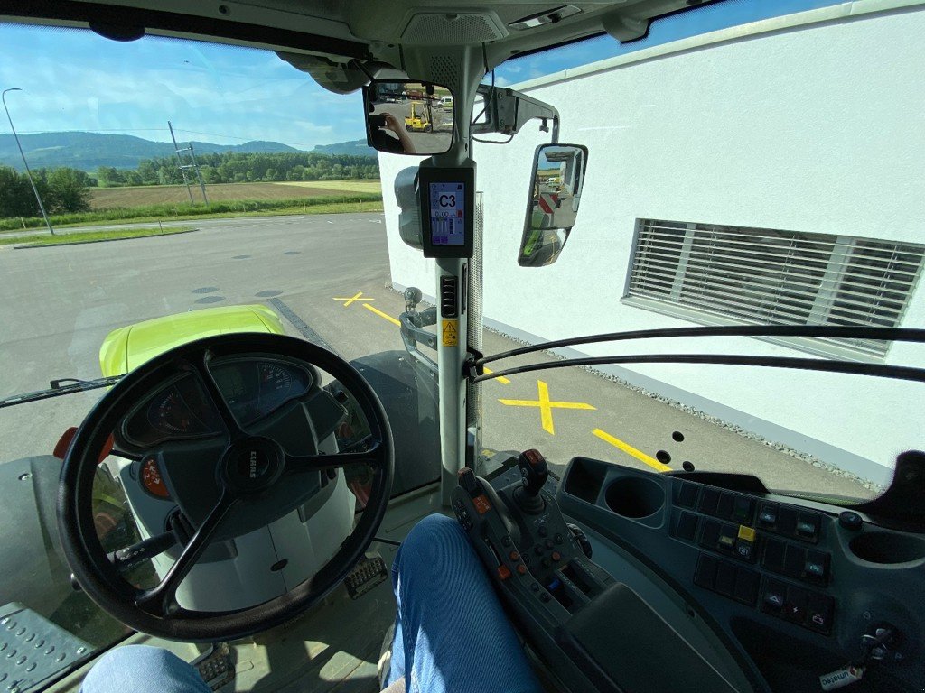 Traktor от тип CLAAS AXION 800, Gebrauchtmaschine в Domdidier (Снимка 8)