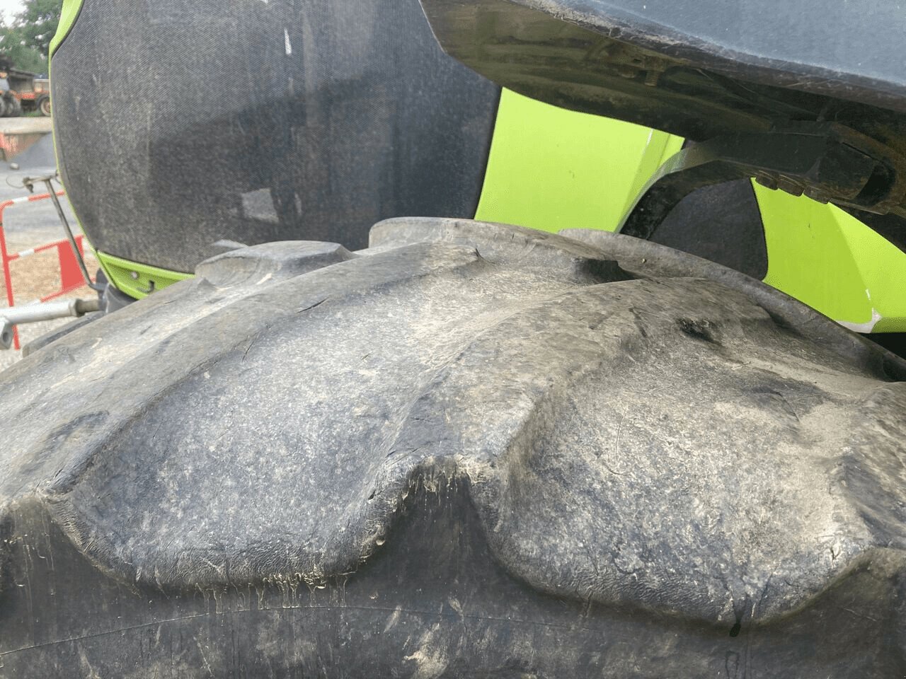 Traktor del tipo CLAAS AXION 800, Gebrauchtmaschine In ST CLEMENT DE LA PLACE (Immagine 10)