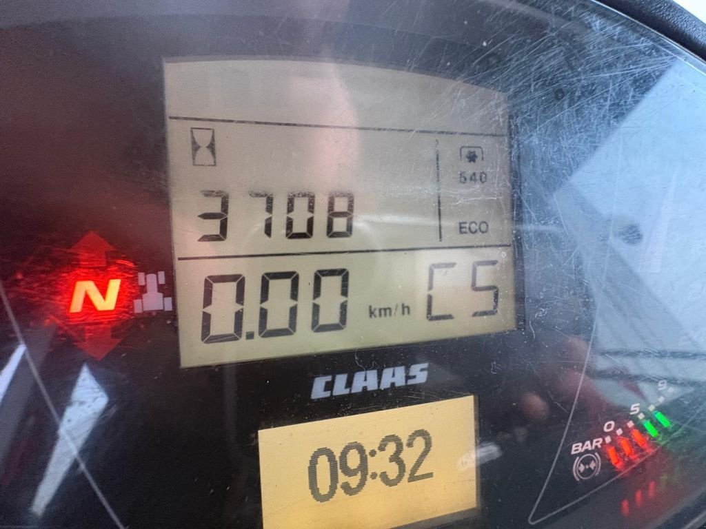 Traktor du type CLAAS AXION 800, Gebrauchtmaschine en SALEUX (Photo 10)