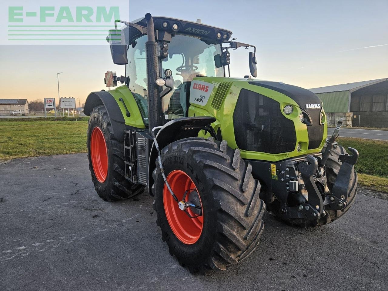 Traktor des Typs CLAAS axion 810 c-matic CMATIC, Gebrauchtmaschine in ILZ (Bild 3)