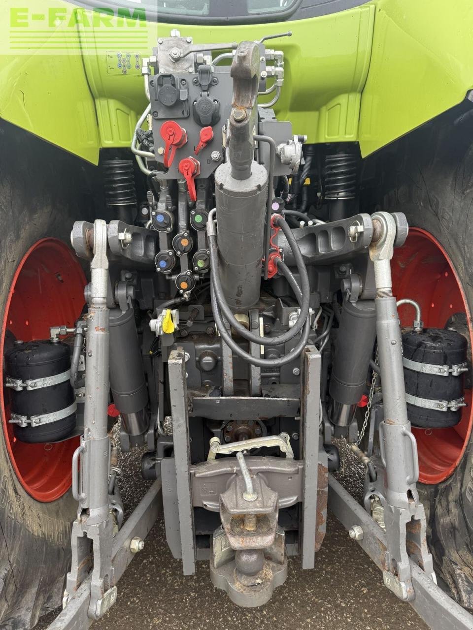 Traktor des Typs CLAAS axion 810 c-matic CMATIC, Gebrauchtmaschine in MÜHLEN (Bild 11)