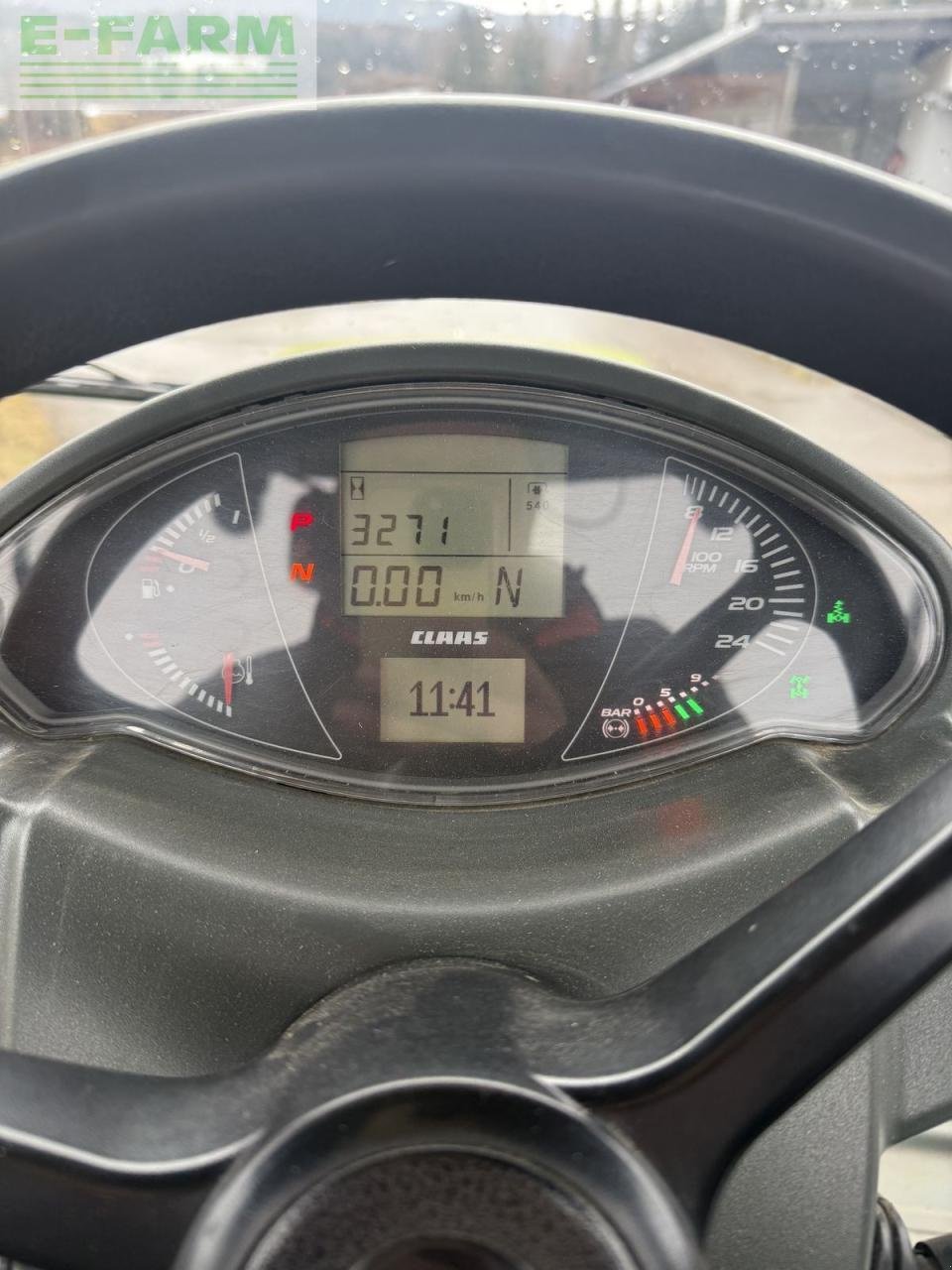 Traktor des Typs CLAAS axion 810 c-matic CMATIC, Gebrauchtmaschine in MÜHLEN (Bild 14)